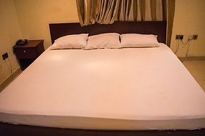 Taverna Guest House