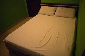 Taverna Guest House