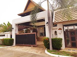 Punnapha Pool Villa  Pattaya