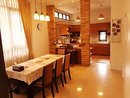 Punnapha Pool Villa  Pattaya