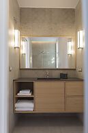 Chic & Central in Lively but Quiet Area