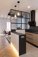 Chic & Central in Lively but Quiet Area