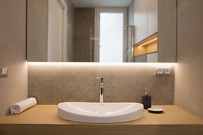 Chic & Central in Lively but Quiet Area