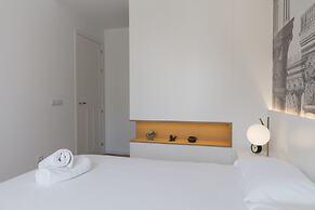 Chic & Central in Lively but Quiet Area