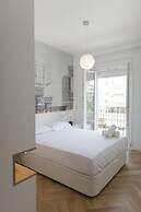 Chic & Central in Lively but Quiet Area