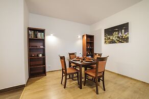 Warsaw Panorama Apartment