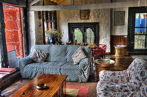 ROSASTAYS Jeolikote Bara Bungalow