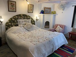 ROSASTAYS Jeolikote Bara Bungalow