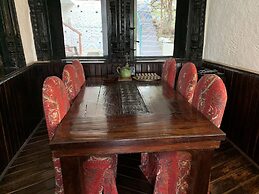 ROSASTAYS Jeolikote Bara Bungalow