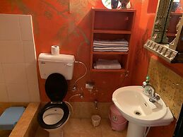 ROSASTAYS Jeolikote Bara Bungalow