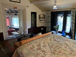 ROSASTAYS Jeolikote Bara Bungalow