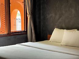 Tachang Airport Hotel