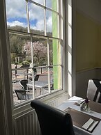 Tontine Hotel & Bar