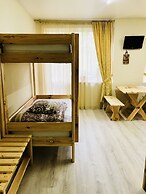 Pid Vysokym Zamkom Hostel