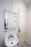 Garth Dderwen Guest House