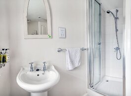 Garth Dderwen Guest House