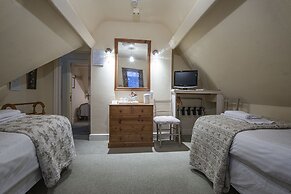 Garth Dderwen Guest House