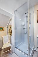 Garth Dderwen Guest House