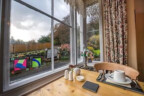 Garth Dderwen Guest House