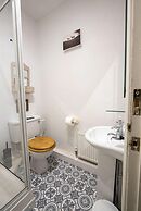 Garth Dderwen Guest House