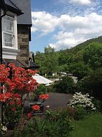 Garth Dderwen Guest House