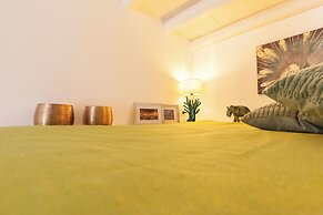 Pantheon Luxury Gold Apartment