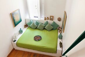 Pantheon Luxury Gold Apartment