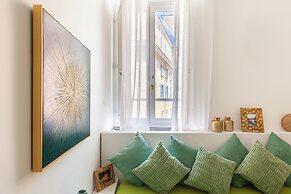 Pantheon Luxury Gold Apartment