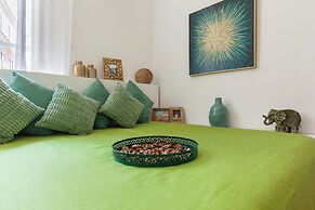 Pantheon Luxury Gold Apartment