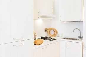 Pantheon Luxury Gold Apartment