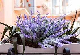 Pantheon Luxury Gold Apartment