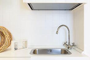 Pantheon Luxury Gold Apartment