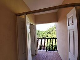 Rochester Modern Chic Apartment