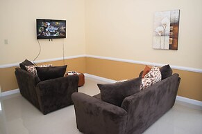 Rochester Modern Chic Apartment