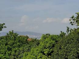 Rochester Modern Chic Apartment