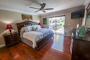 Mallory Paradise Apartment 4 Bedroom