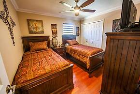 Mallory Paradise Apartment 4 Bedroom