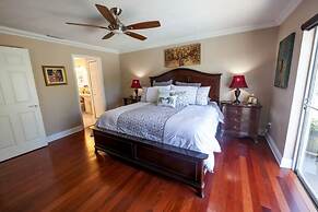 Mallory Paradise Apartment 4 Bedroom