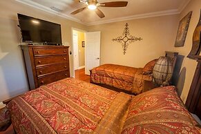 Mallory Paradise Apartment 4 Bedroom