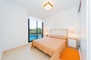 Endless summer of Pinada Beach 3