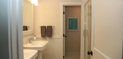 Lake Trail Treehouse