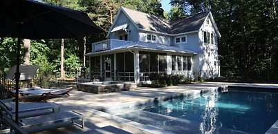 Lake Trail Treehouse