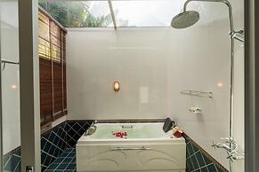 Tropical Garden Paradise Villa