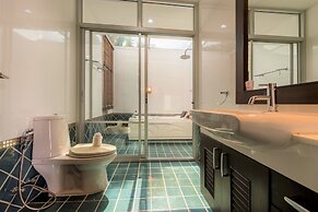 Tropical Garden Paradise Villa