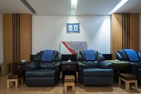 Bangkok Natural Spa Resort and Suite