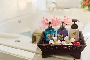 Bangkok Natural Spa Resort and Suite