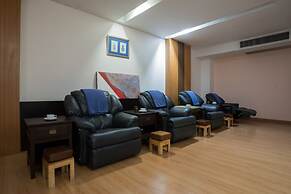 Bangkok Natural Spa Resort and Suite