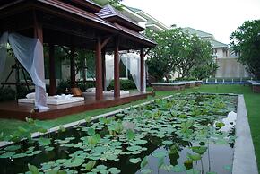 Bangkok Natural Spa Resort and Suite