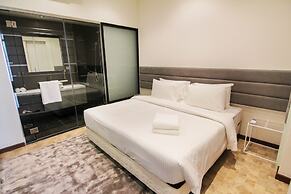 Expressionz KLCC by Wodages