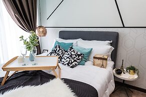 Expressionz KLCC by Wodages